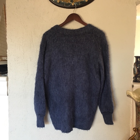 BP Fuzzy V-neck Sweater - Picture 4 of 6